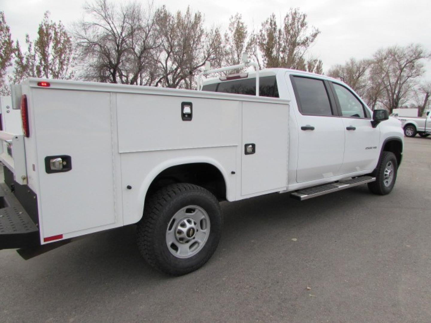 2020 White /Gray Chevrolet Silverado 2500HD Service Body Crew Cab 4WD (1GB1YLE78LF) with an 6.6L V8 OHV 16V Gasoline Engine engine, 6 speed automatic transmission, located at 4562 State Avenue, Billings, MT, 59101, (406) 896-9833, 45.769516, -108.526772 - 2020 Chevrolet Silverado 2500HD Crew Cab 4WD - Service Body! 6.6L V8 OHV 16V Gasoline Engine - 6 speed automatic transmission - 4WD - 79,469 miles - One owner - Inspected and serviced - copy of the inspection and work performed provided - full vehicle history report Air conditioning - tilt ste - Photo#3